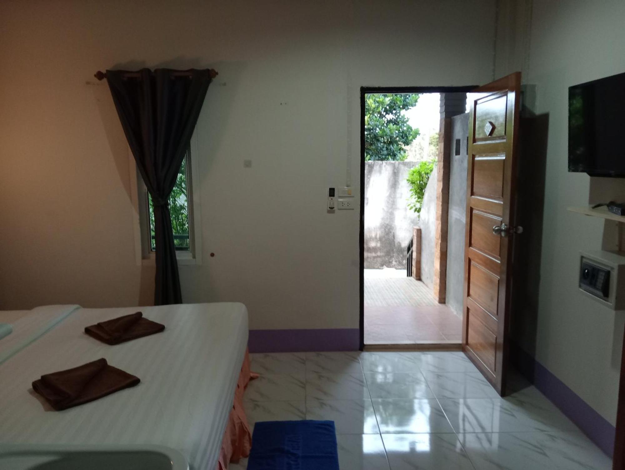 Lanta Beautiful Beach House Koh Lanta Exterior photo